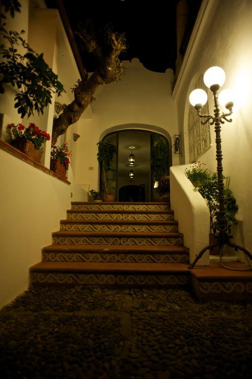 Pietra Pomice Hotel Липари Экстерьер фото