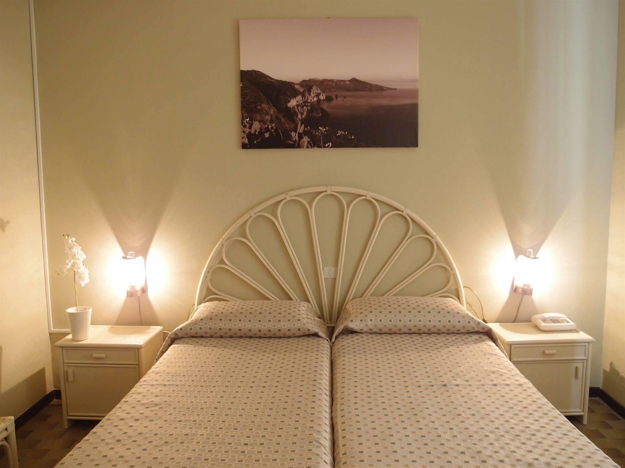 Pietra Pomice Hotel Липари Экстерьер фото
