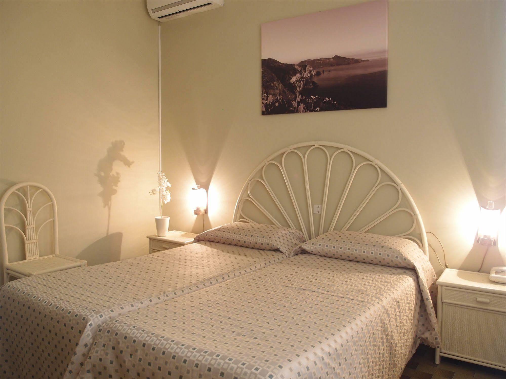 Pietra Pomice Hotel Липари Экстерьер фото