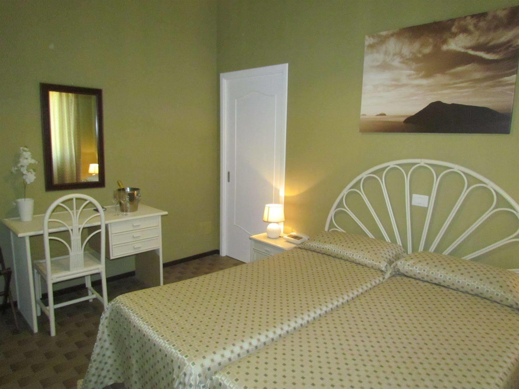 Pietra Pomice Hotel Липари Экстерьер фото